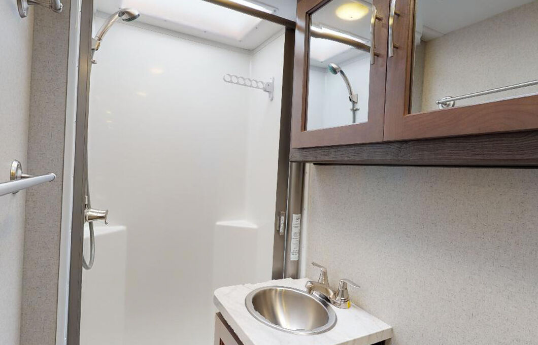 Class C Motorhome-Medium (C-Medium), , hi-res image number 17